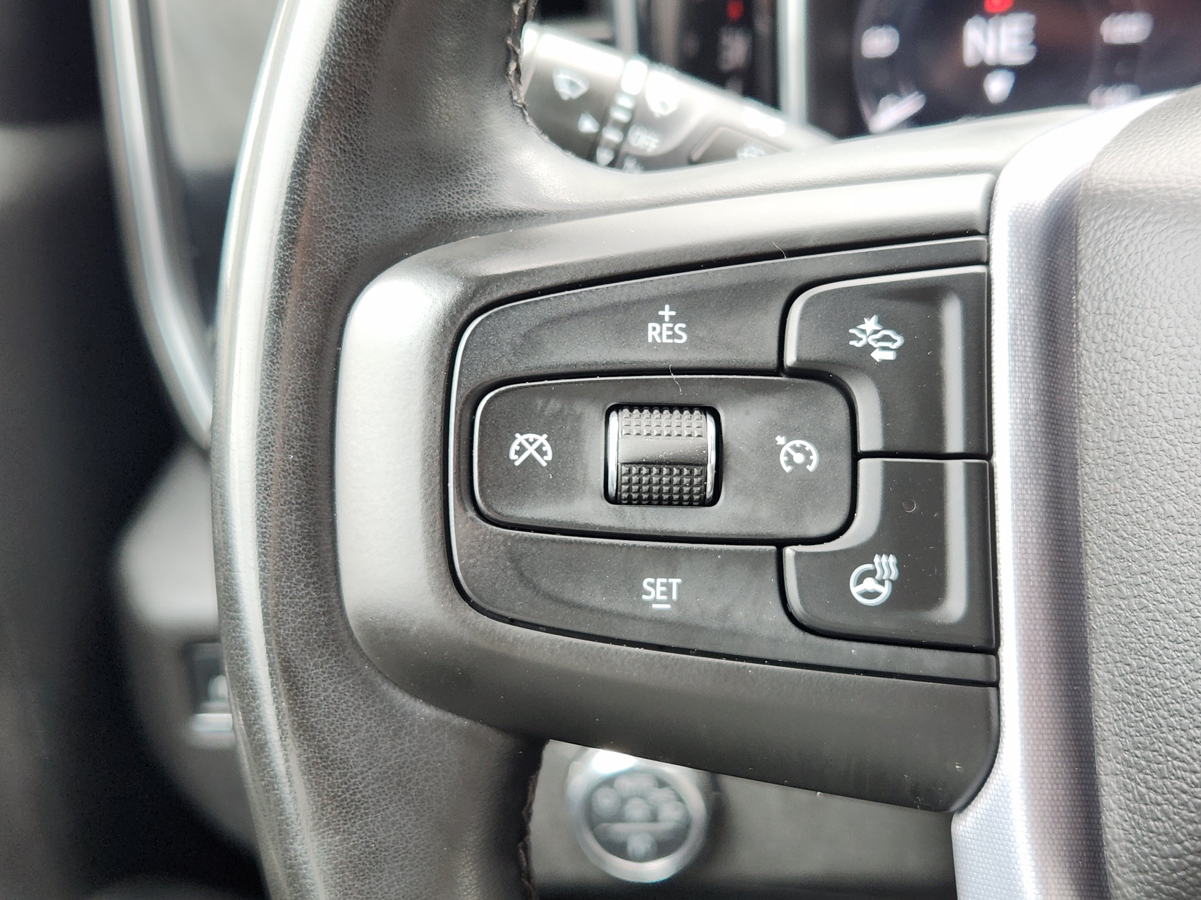 Used 2025 GMC Sierra 1500 SLT AWD/4WD image 29