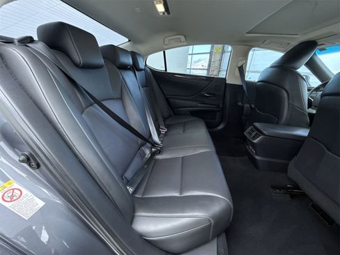 Used 2019 Lexus ES 350 Ultra Luxury image 45