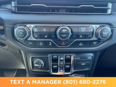 Used 2025 Jeep Gladiator Sport AWD/4WD image 23