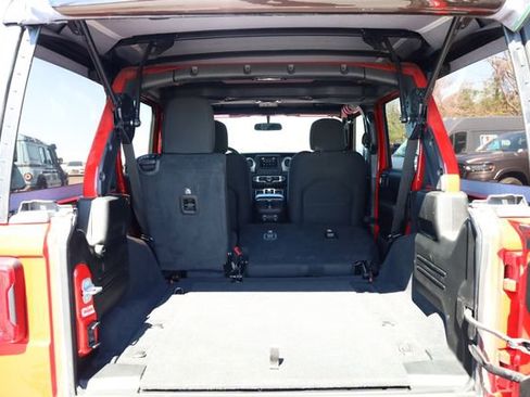 Used 2021 Jeep Wrangler Unlimited Sahara w/ Safety Group AWD/4WD image 30