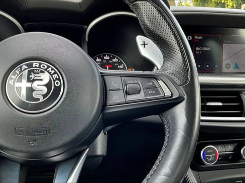 Used 2023 Alfa Romeo Stelvio Veloce AWD/4WD image 11