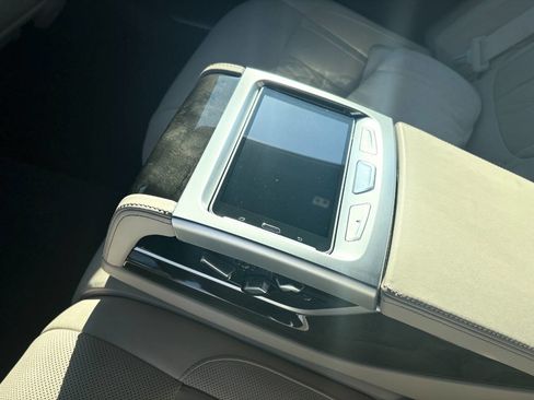 Used 2018 BMW 750i xDrive image 8