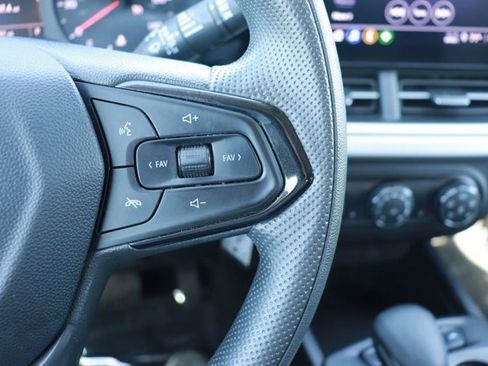 Used 2024 Chevrolet Trax LS w/ LS Convenience Package image 19