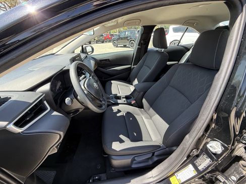 Used 2024 Toyota Corolla LE image 27