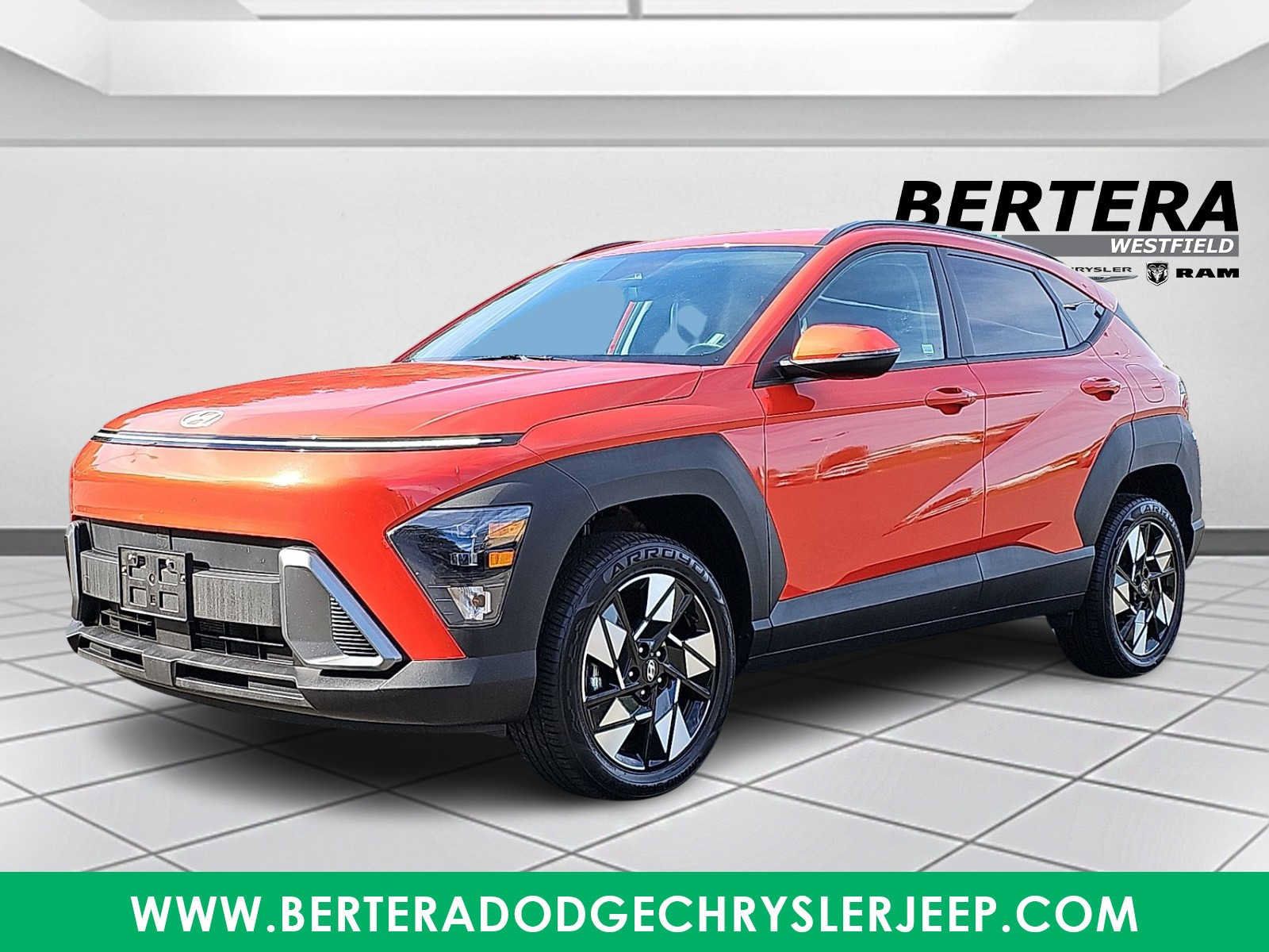 Used 2024 Hyundai Kona SEL AWD/4WD image 3
