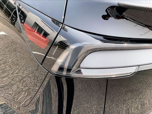 Used 2026 Tesla Model Y AWD image 27