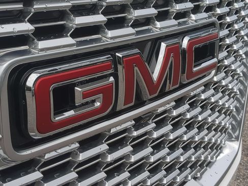 Used 2022 GMC Yukon XL Denali AWD/4WD image 32