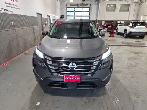 Used 2024 Nissan Rogue SV FWD image 8