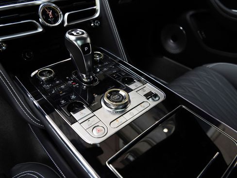 New 2026 Bentley Flying Spur Plug-In Hybrid image 18