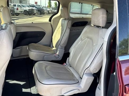 Used 2021 Chrysler Pacifica Limited w/ Premium & Safety Sphere Group AWD/4WD image 9