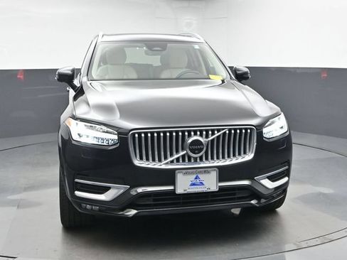 Used 2023 Volvo XC90 B6 Plus w/ Protection Package Premier AWD/4WD image 2
