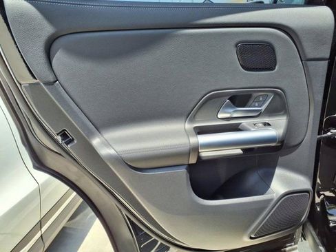 Used 2025 Mercedes-Benz GLA 250 image 16