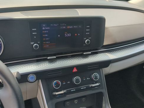 Certified 2024 Kia Carnival LX FWD image 18