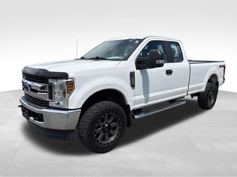 Used 2019 Ford F250 XL w/ STX Appearance Package image 4