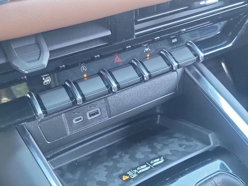 Used 2025 GMC Canyon AT4 w/ Nightfall Edition image 12