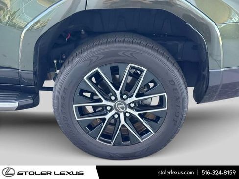 Used 2025 Lexus GX 550 w/ Accessory Package (2T) AWD/4WD image 16