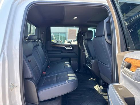 Used 2023 Chevrolet Silverado 1500 High Country w/ High Country Premium Package AWD/4WD image 24