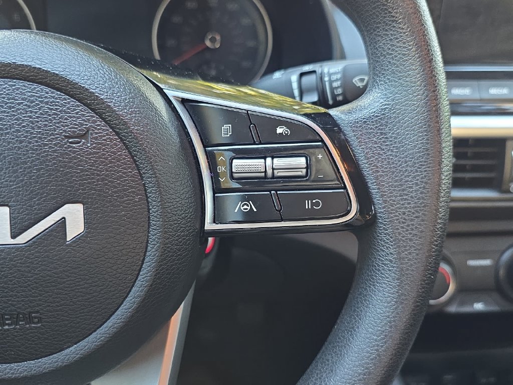 Used 2023 Kia Forte LXS FWD image 17