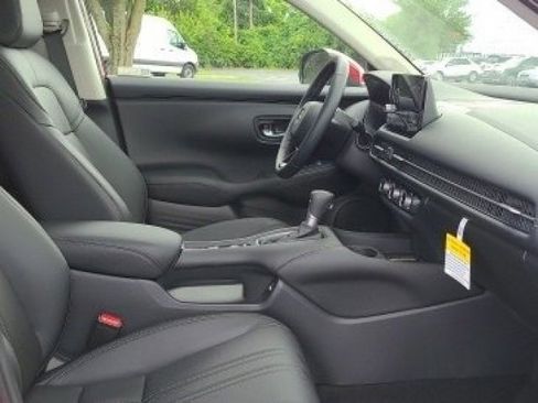 Used 2025 Honda HR-V EX-L image 11