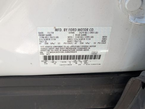 Used 2020 Ford Explorer XLT w/ Equipment Group 202A AWD/4WD image 34