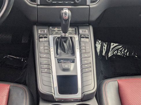 Used 2017 Porsche Macan S image 6