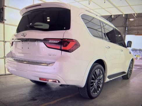 Used 2024 INFINITI QX80 Sensory AWD/4WD image 4