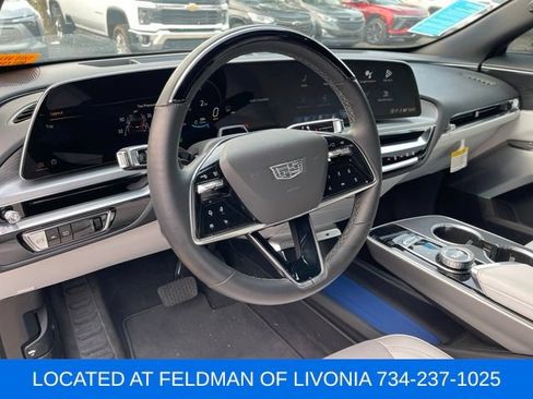 Used 2024 Cadillac Lyriq Luxury AWD/4WD image 7