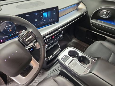 Used 2026 Hyundai Ioniq 9 SEL image 17