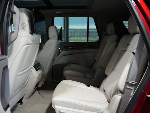 Used 2024 Cadillac Escalade Sport Platinum AWD/4WD image 16