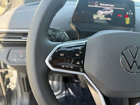New 2026 Volkswagen ID.4 Pro RWD image 16