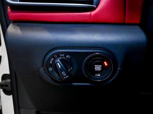 Used 2022 Maserati Levante Modena image 40