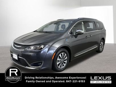 Used 2020 Chrysler Pacifica Limited w/ Advanced Safetytec Group