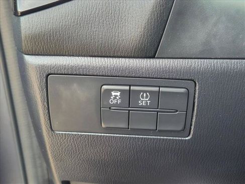 Used 2015 MAZDA MAZDA3 i Sport FWD image 12
