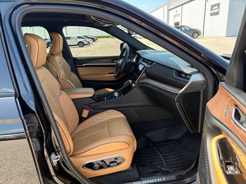Used 2022 Jeep Grand Cherokee L Summit w/ Luxury Tech Group V AWD/4WD image 42