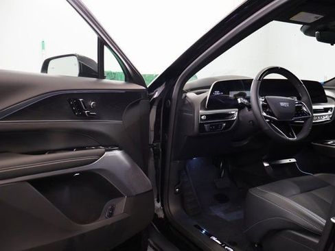 New 2026 Cadillac Lyriq Signature Luxury image 8