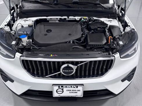 Certified 2023 Volvo XC40 B5 Plus w/ Climate Package AWD/4WD image 32