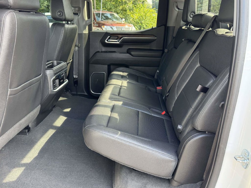 Used 2023 GMC Sierra 1500 SLT w/ SLT Premium Package AWD/4WD image 18