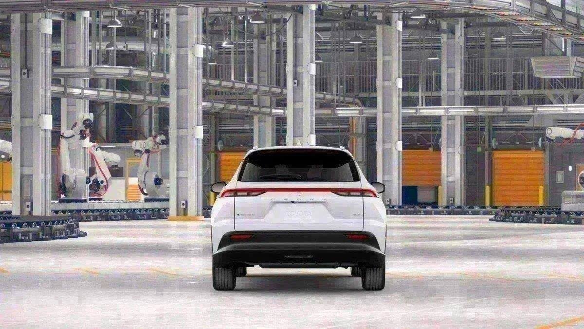 New 2026 Toyota Crown Signia AWD/4WD image 30