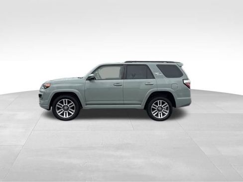 Used 2022 Toyota 4Runner TRD Sport image 2