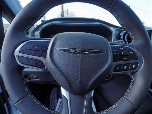 New 2026 Chrysler Pacifica Select image 29