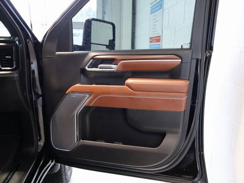 Certified 2025 GMC Sierra 2500 Denali Ultimate image 38