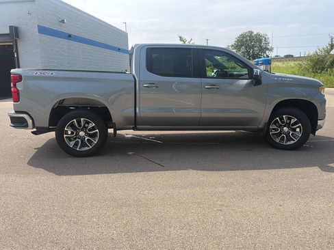 Used 2024 Chevrolet Silverado 1500 LT AWD/4WD image 7