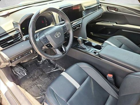 Used 2025 Toyota Camry SE FWD image 12