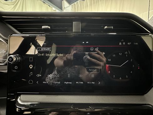 Used 2025 GMC Sierra 2500 AT4 AWD/4WD image 28