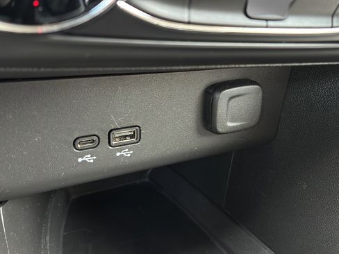 Used 2024 Buick Encore GX Preferred FWD image 36