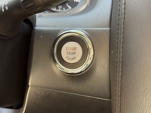 Used 2024 Nissan Armada SV AWD/4WD image 25