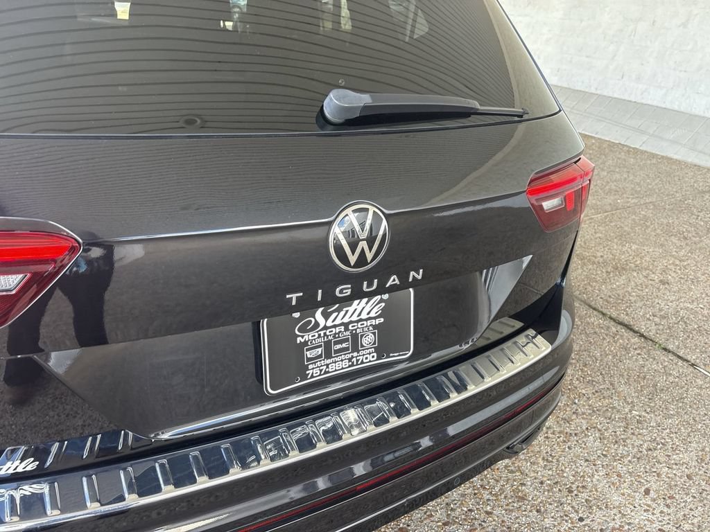 Used 2022 Volkswagen Tiguan SE R-Line FWD image 32
