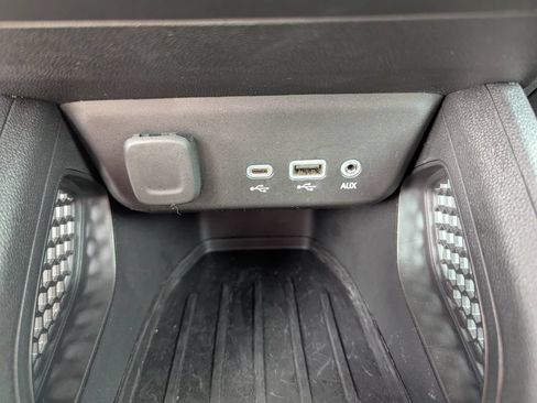 Used 2023 Chevrolet TrailBlazer LT FWD image 21