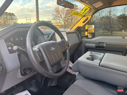 Used 2012 Ford F250 XLT image 12