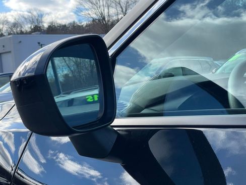 Used 2022 Nissan Rogue SV image 24